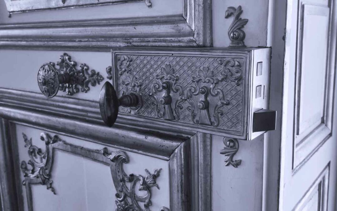 La serrure à chiffre : mécanisme à garnitures, clé à panneton et limites de sécurité